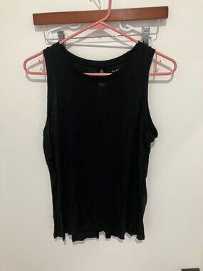 Halogen Women's Keyhole Back Soft Athletic Tank, Black, Small